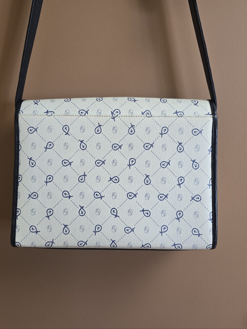 VTG Esquire Collection Cream Monogram Crossbody Flap Bag - Excellent Condition - Picture 3 of 13